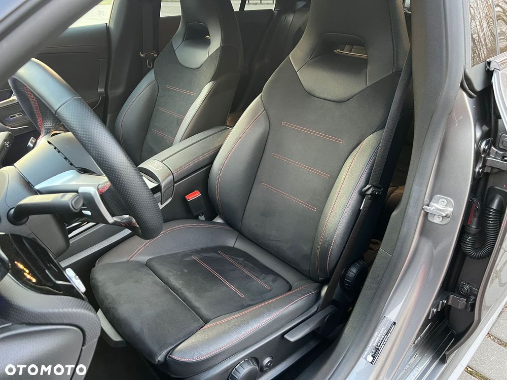Mercedes-Benz CLA - 27