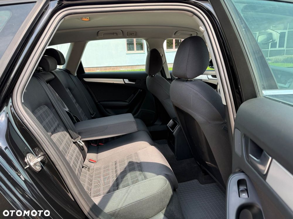 Audi A4 Avant 2.0 TDI DPF multitronic S line Sportpaket - 10