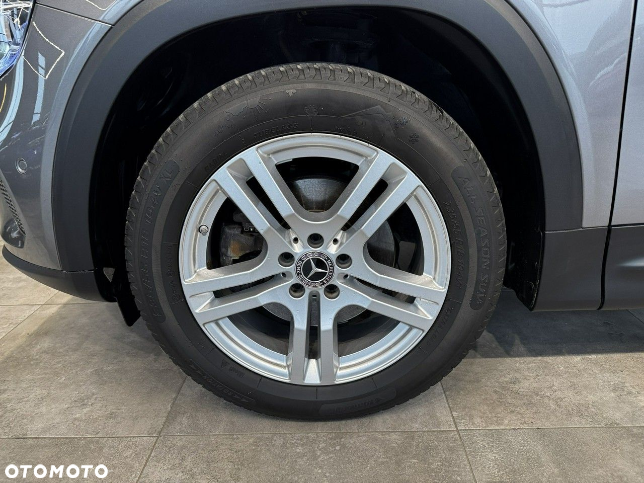 Mercedes-Benz GLB - 11