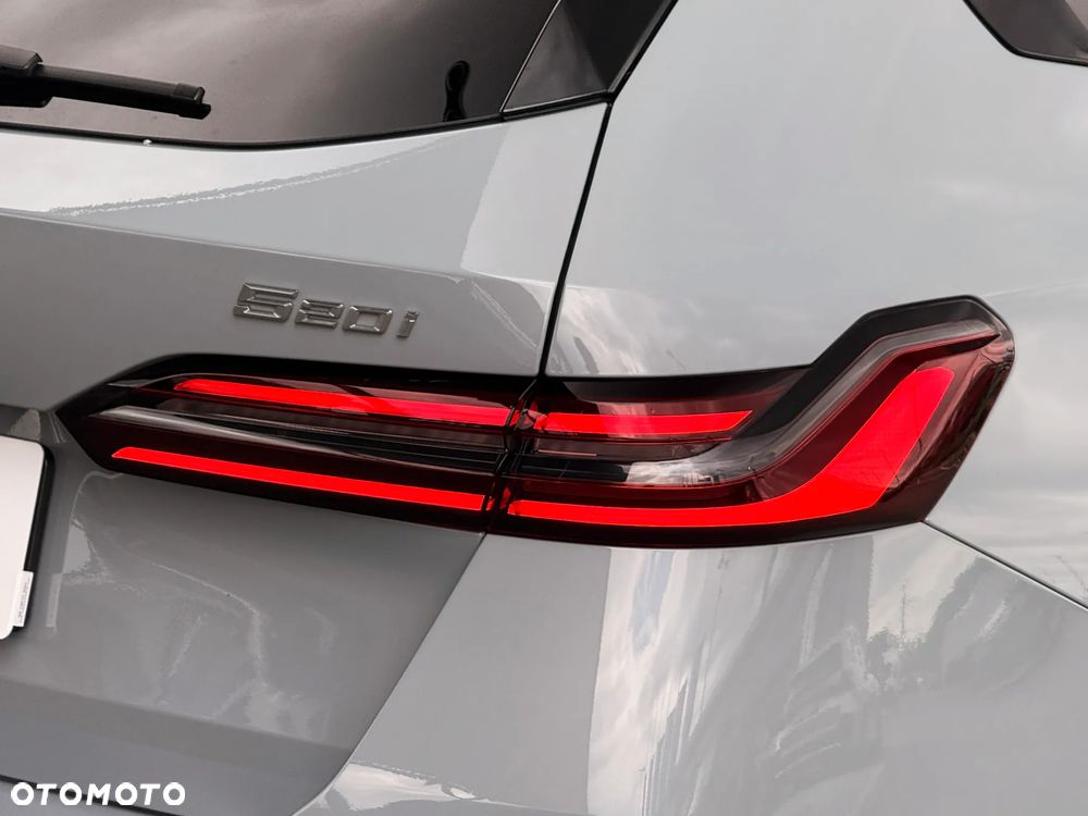 BMW Seria 5 520i - 10