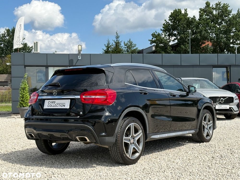 Mercedes-Benz GLA - 4