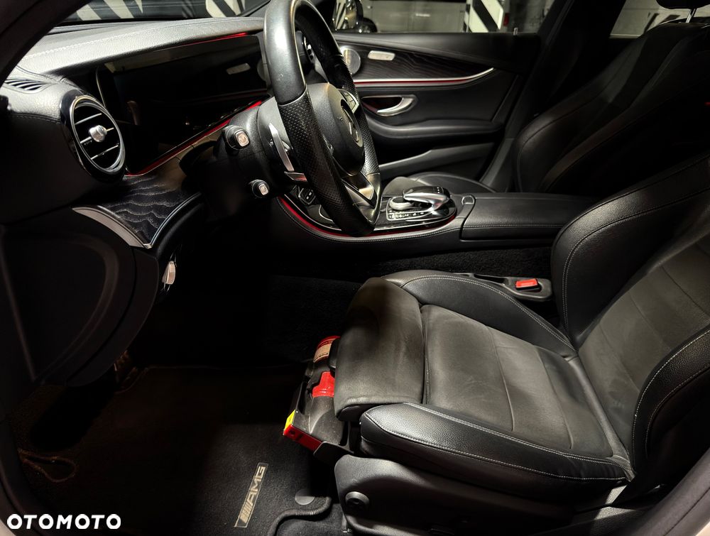 Mercedes-Benz Klasa E 220 d 4-Matic 9G-TRONIC - 17