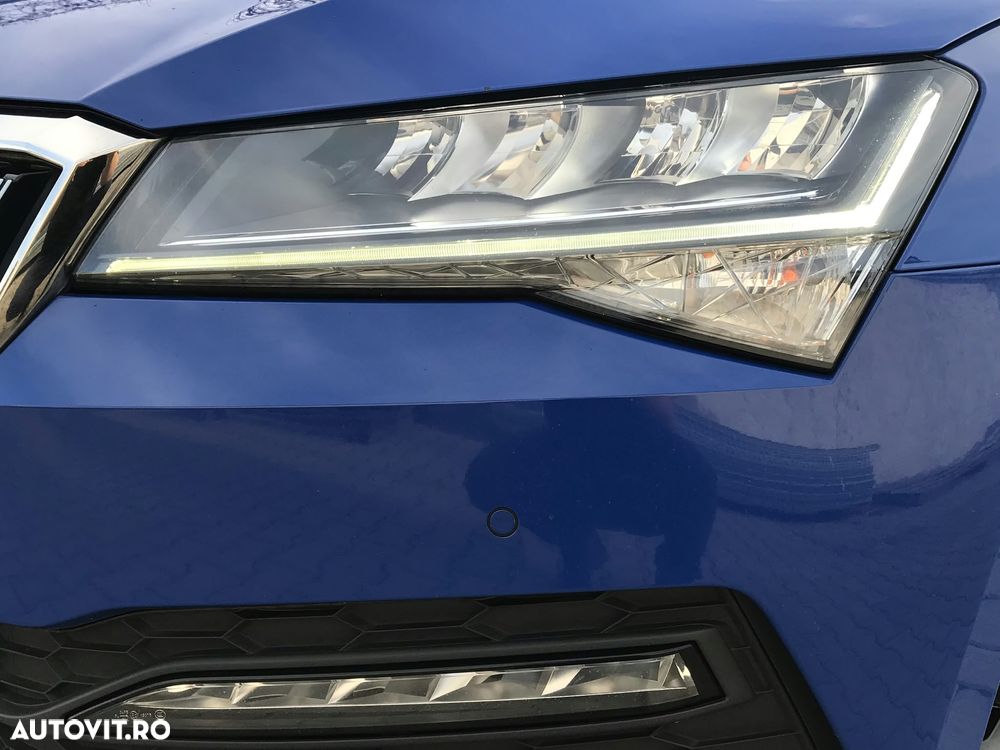 Skoda Superb 2.0 TDI DSG Ambition - 40