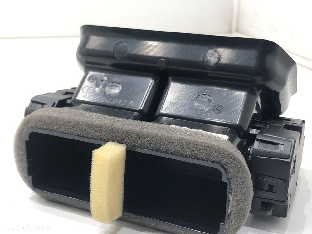 KANAŁ WLOT ROZDZIELACZ POWIETRZA  AUDI A6 C8 Avant (4A5) 2018 - 2022 40 TDI Mild Hybrid quattro 150 - 2