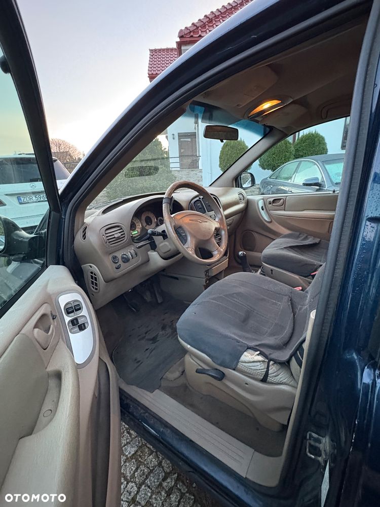 Chrysler Grand Voyager 2.5L CRD LX - 14