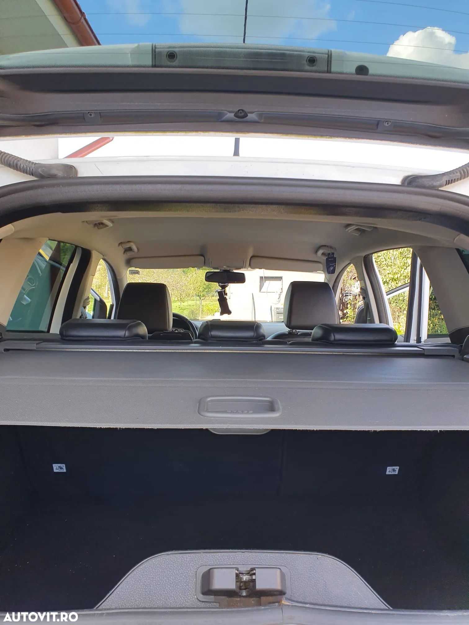 Ford Kuga - 1