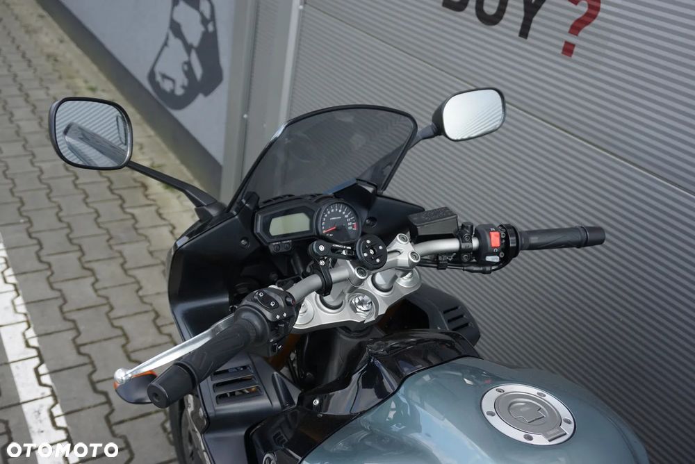 Yamaha FZ - 17