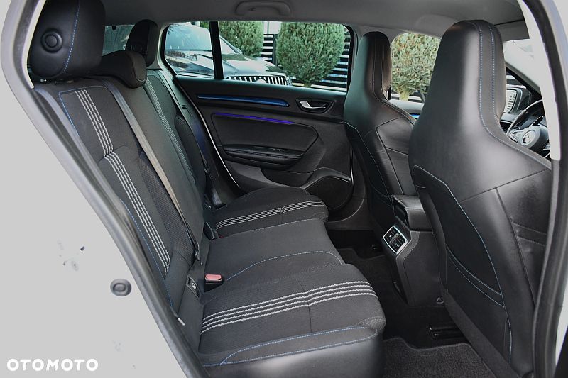 Renault Megane ENERGY TCe 205 EDC GT - 22