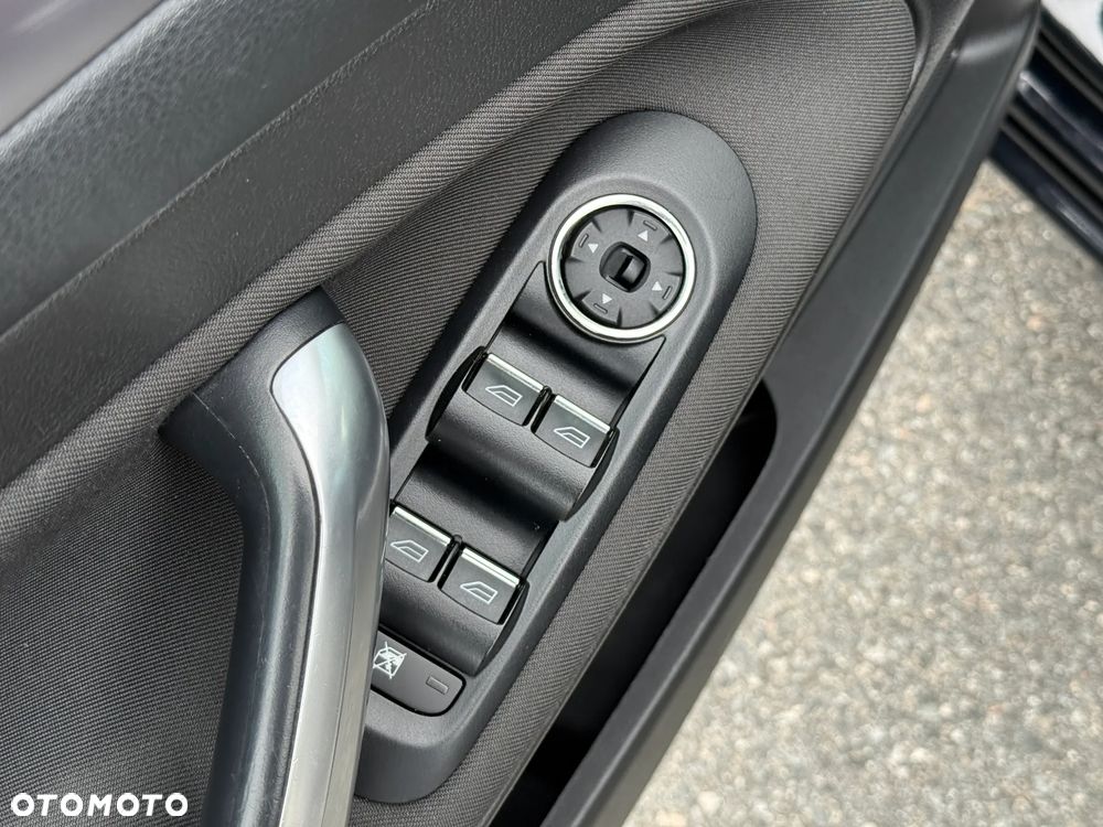 Ford Mondeo - 32