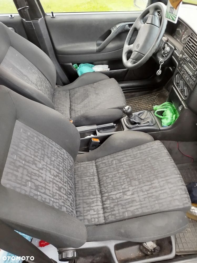 Volkswagen Passat 1.9 TDI GL - 5