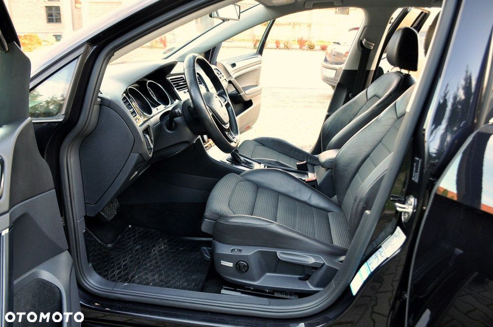 Volkswagen Golf - 21