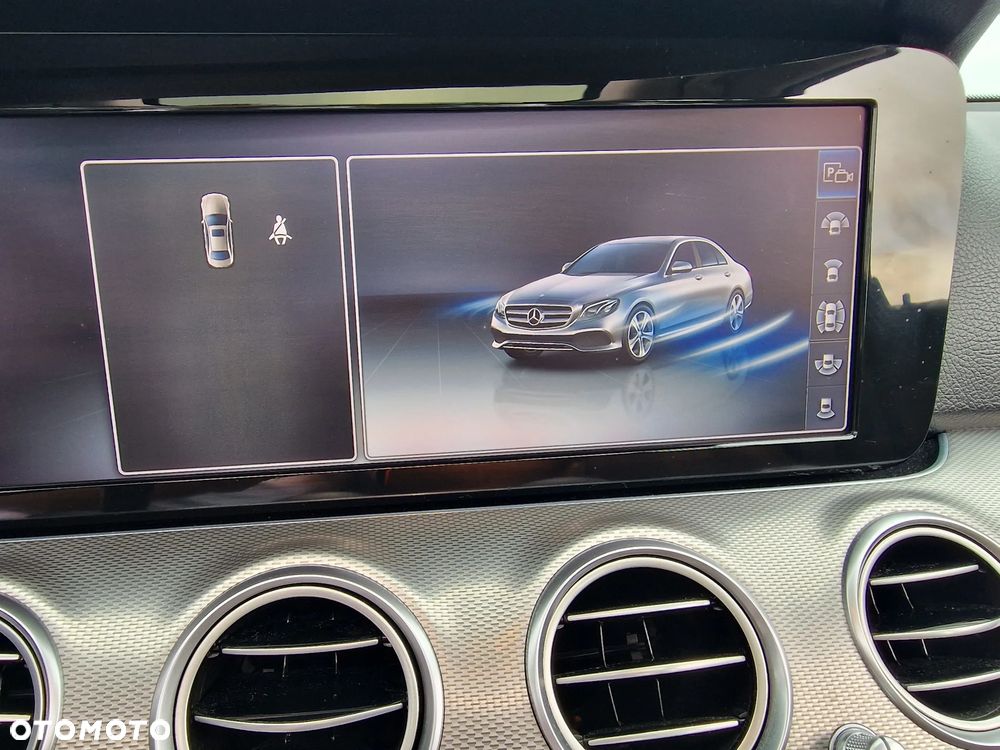 Mercedes-Benz Klasa E 220 d 4-Matic Business Edition 9G-TRONIC - 39