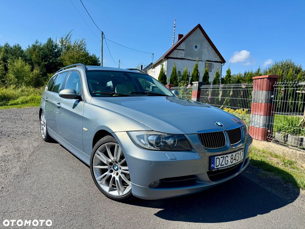 BMW Seria 3 325i Touring