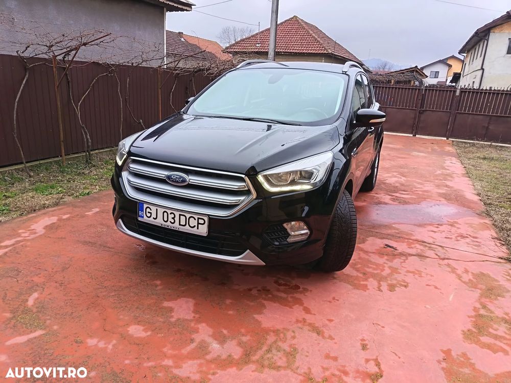 Ford Kuga 1.5 TDCi 2x4 Titanium - 4