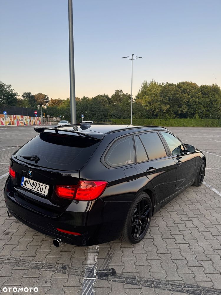 BMW Seria 3 318d Touring - 4