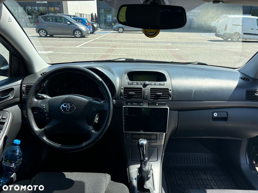 Toyota Avensis 1.8 VVT-i Combi - 14