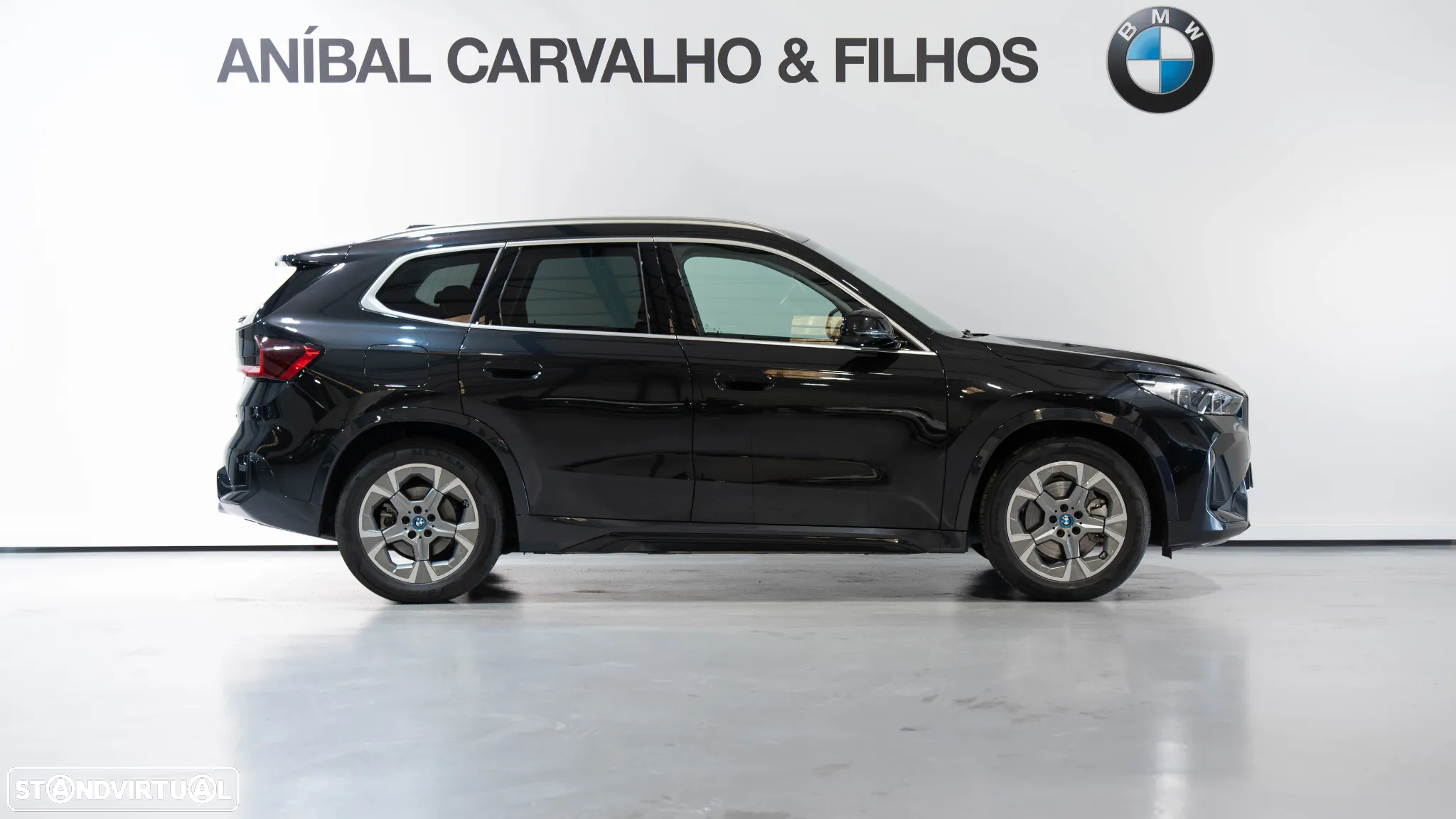 BMW iX1 xDrive30 xLine - 2