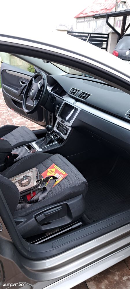 Volkswagen Passat CC 2.0 Blue TDI - 11
