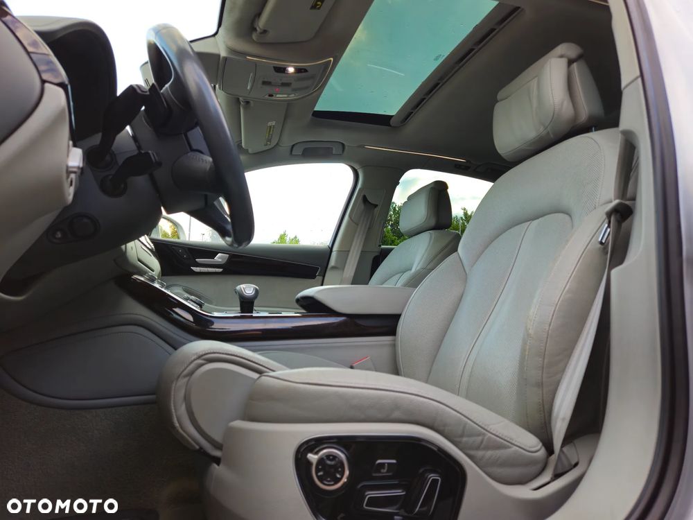 Audi A8 4.2 FSI Quattro tiptronic Langversion - 11