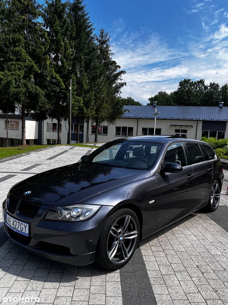 BMW Seria 3 325i xDrive - 25