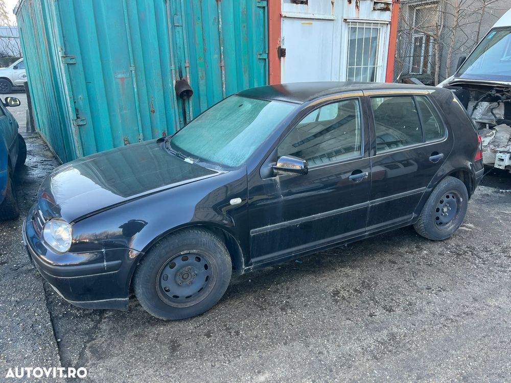 Dezmembrez VW Volkswagen Golf 4 negru 1,4 benzina BCA 2002 - 1