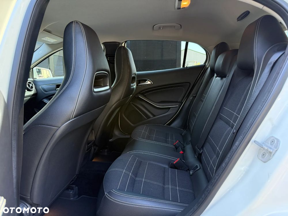 Mercedes-Benz GLA 250 4-Matic - 15