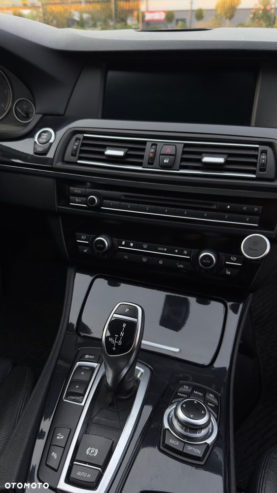 BMW Seria 5 525d xDrive - 21