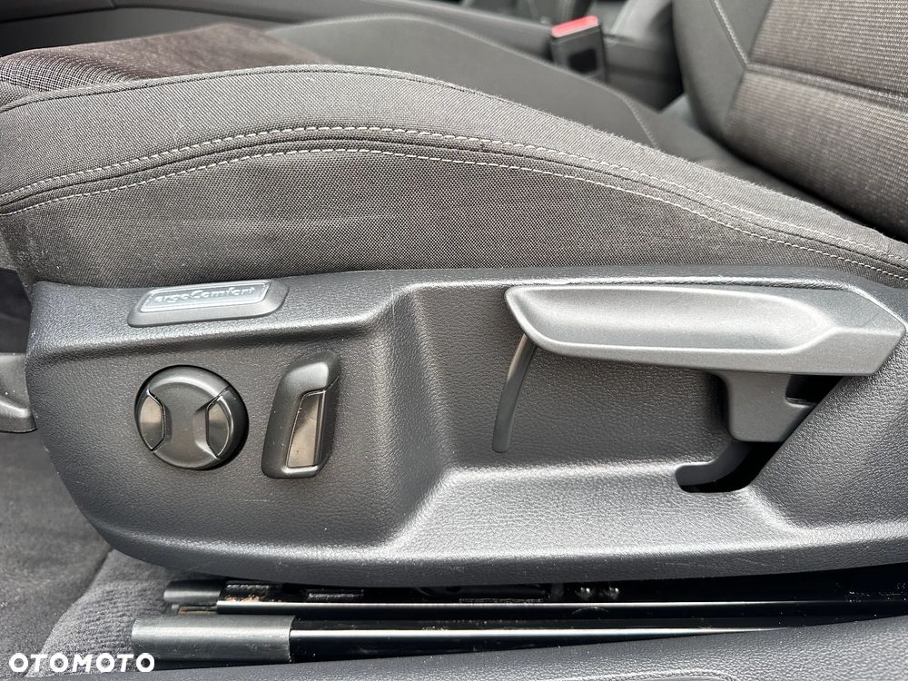 Volkswagen Passat - 29