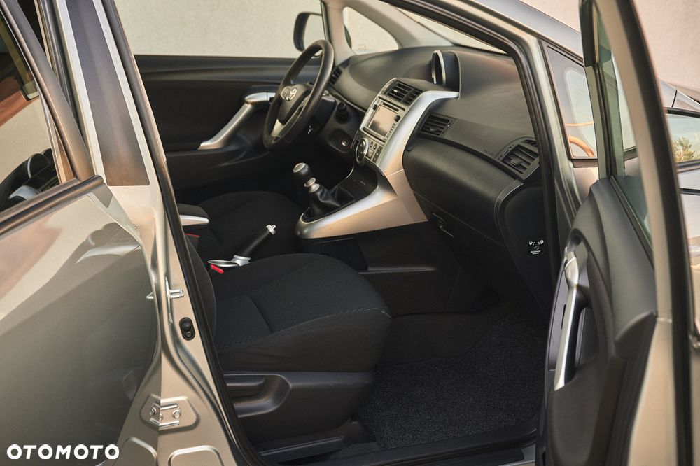 Toyota Verso 1.8 7-Sitzer Skyview Edition - 21