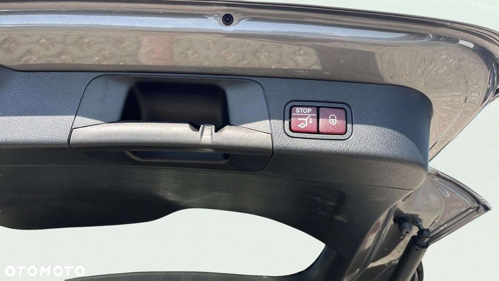 Mercedes-Benz GLB 200 AMG Line 7G-DCT - 21