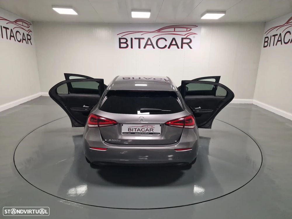 Mercedes-Benz A 180 d Style Plus Aut. - 31