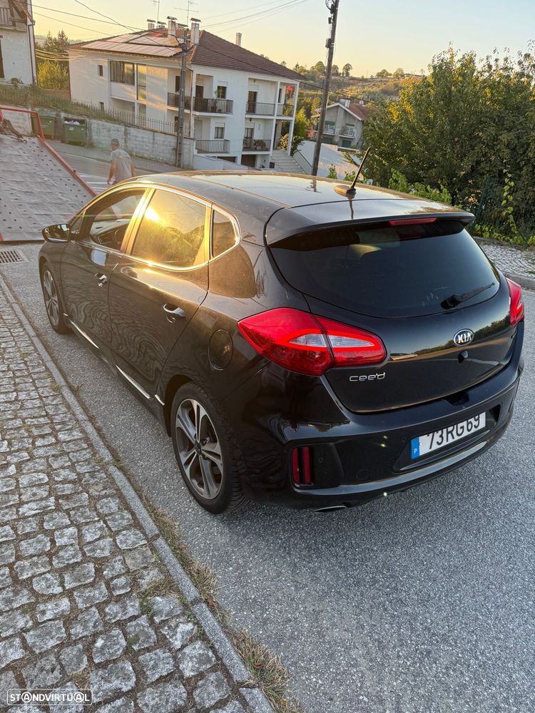 Kia Ceed 1.6 CRDi GT Line - 3