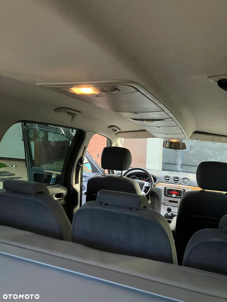 Ford Galaxy 2.0 TDCi Ghia - 21