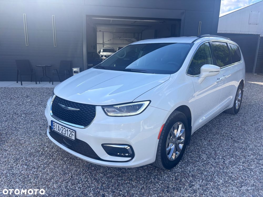 Chrysler Pacifica - 8