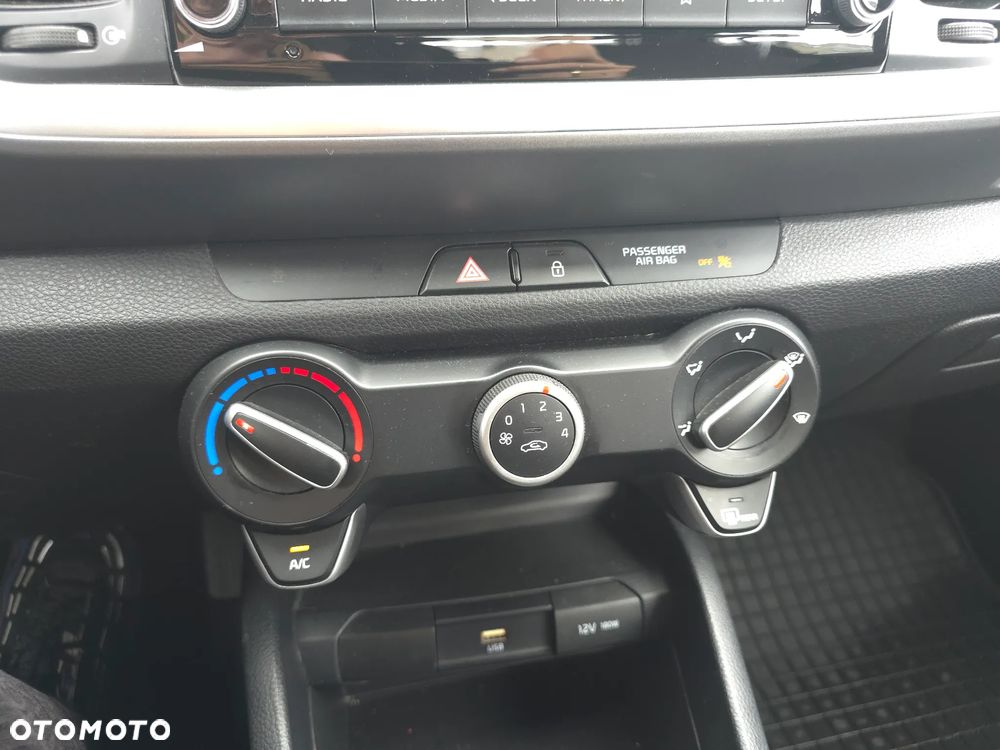 Kia Stonic 1.2 L Business Line - 27