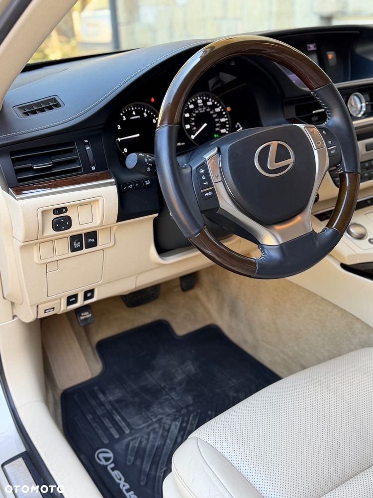 Lexus ES - 8