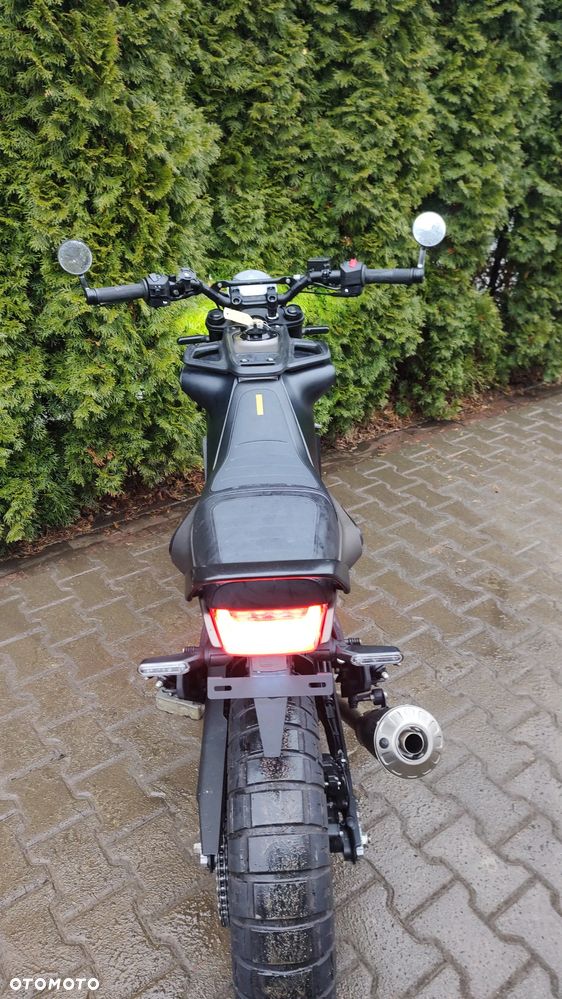 Husqvarna Svartpilen - 14