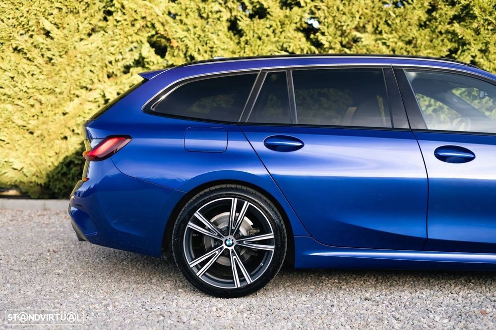 BMW 320 d Pack Desportivo M Auto - 26
