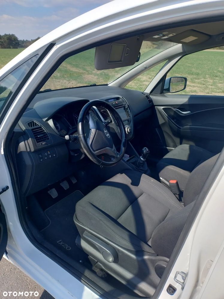 Hyundai ix20 1.6 CRDi blue Comfort - 10