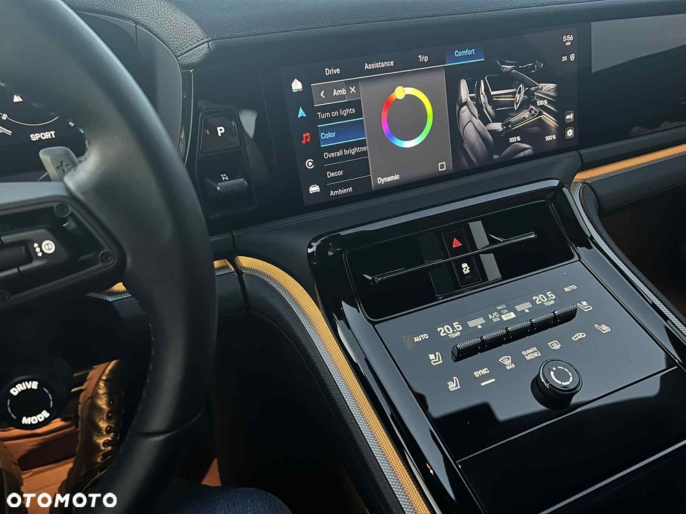 Porsche Panamera 4 - 34