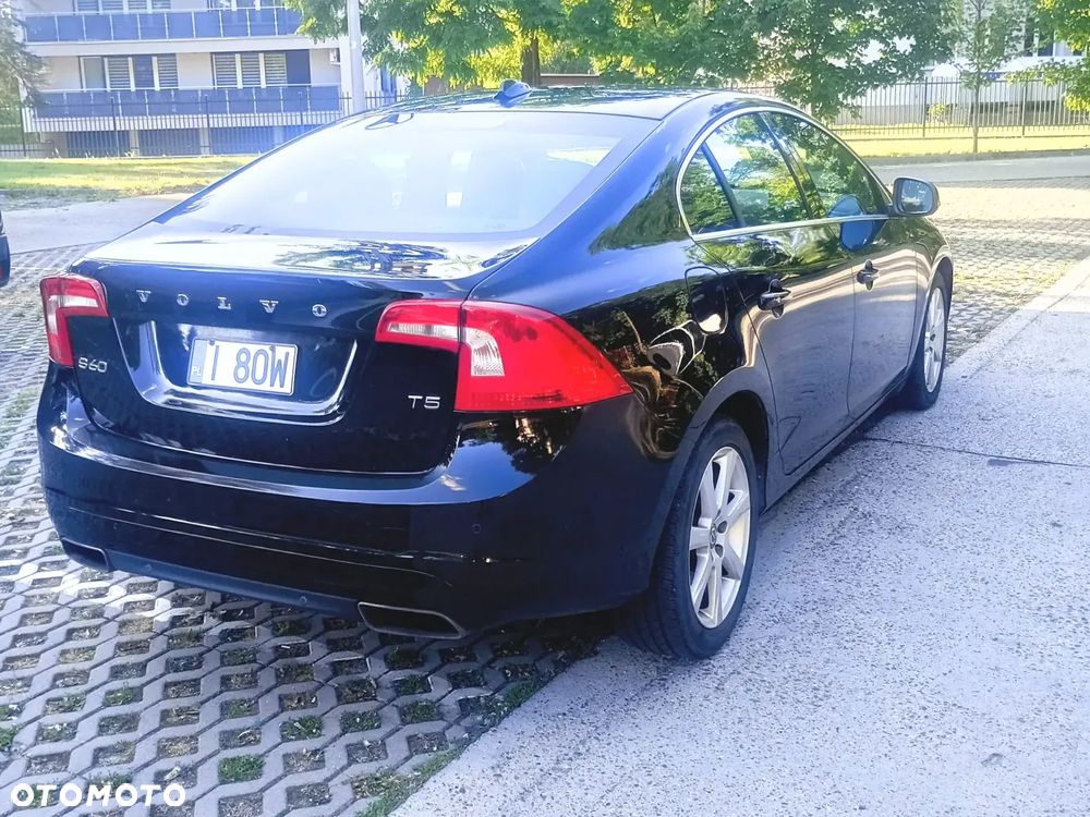 Volvo S60 T5 Geartronic Kinetic - 2
