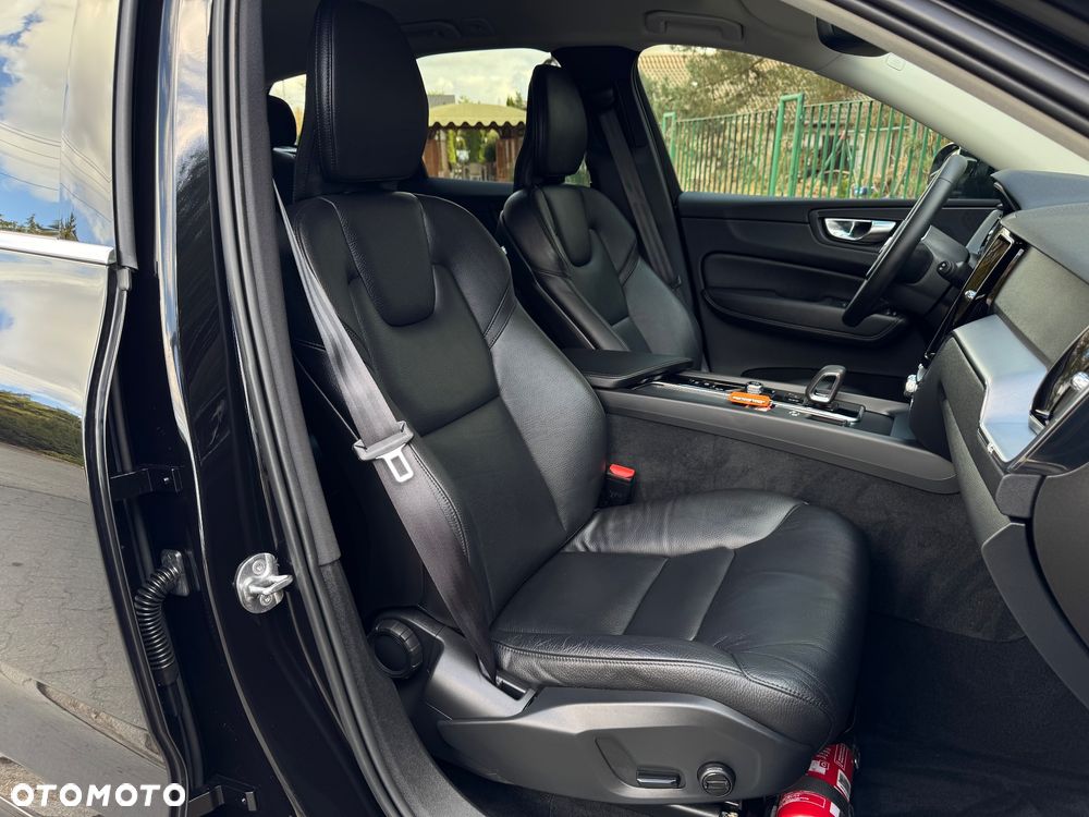 Volvo XC 60 B4 D Geartronic Momentum Pro - 8