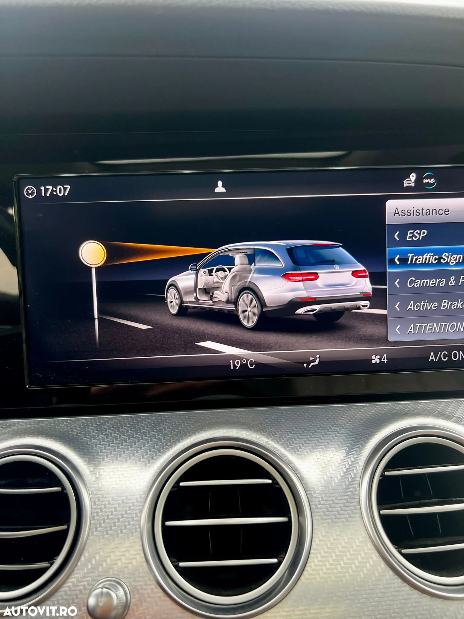 Mercedes-Benz E 220 d All-Terrain 4MATIC Aut. - 14
