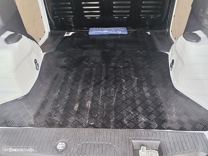 Ford Courier 1.5 Tdci Trend Pack - 23