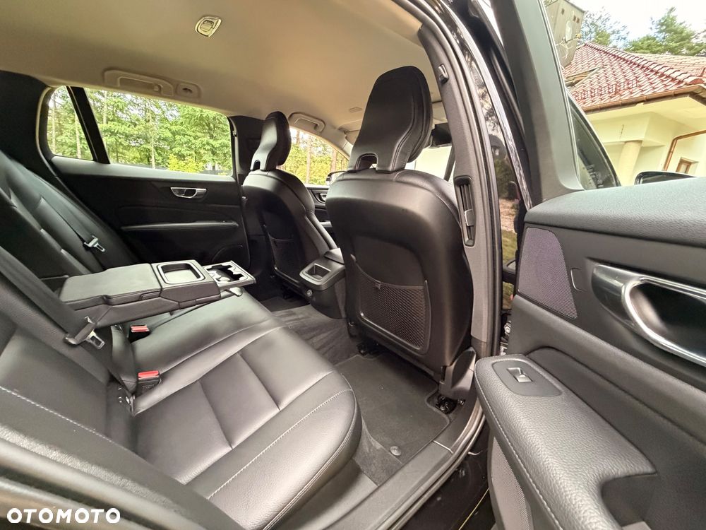 Volvo V60 T4 Geartronic Momentum Pro - 11