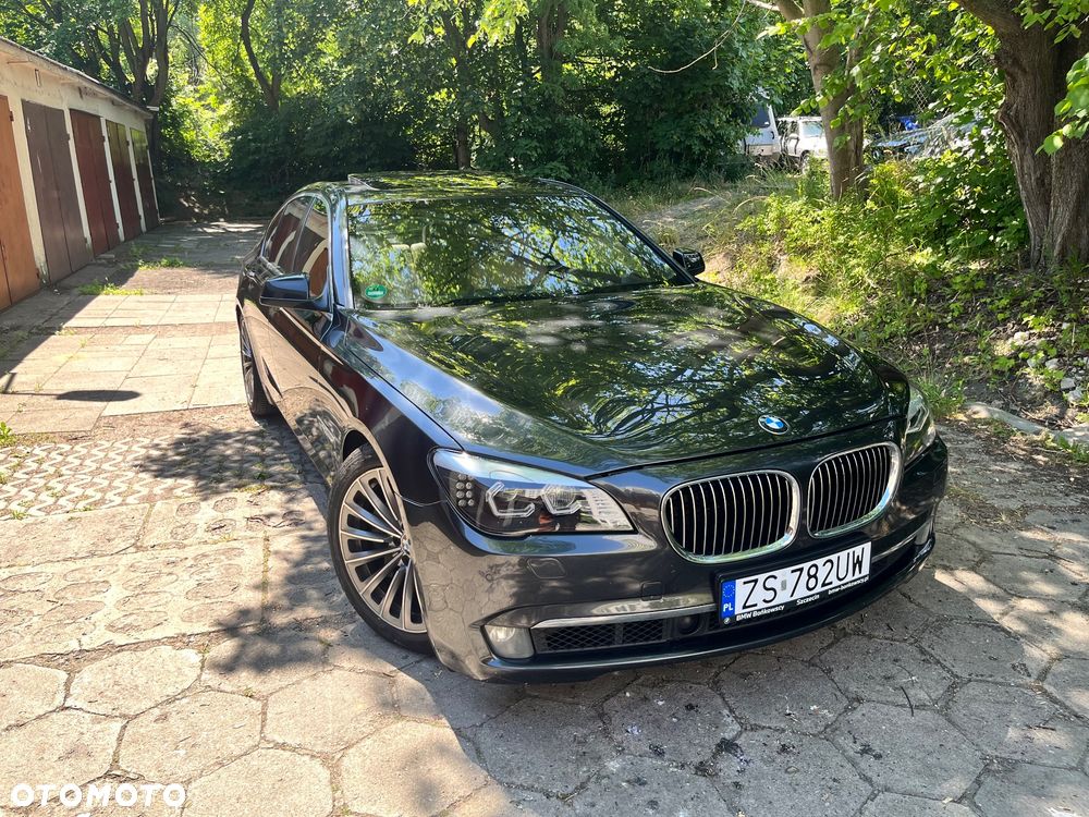 BMW Seria 7 750i - 2