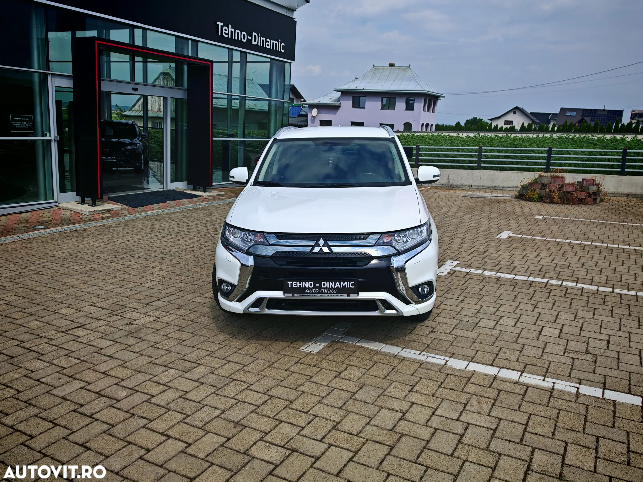 Mitsubishi Outlander PHEV 2.4 L 4X4 Intense - 8
