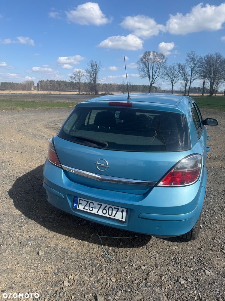 Opel Astra 1.4 Essentia - 4