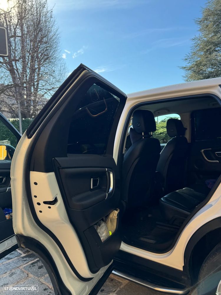 Land Rover Discovery Sport - 32