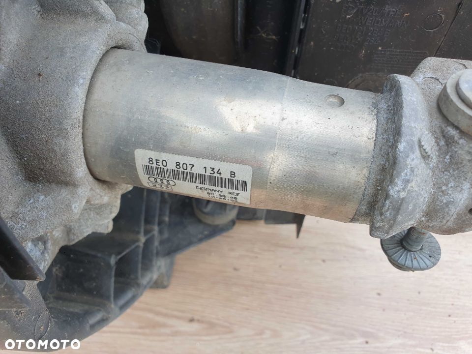 Pas Przedni Wzmocnienie Czołowe Chlodnice Wentylator 2.0 ALT 130KM AUDI A4 B6 Sedan Kombi 8E0805594B - 7